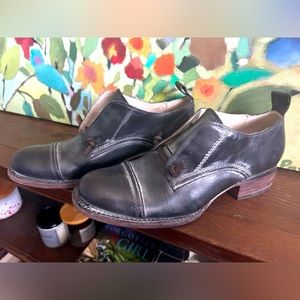 Freebird Mabel Size 9 - Black - not previously sold